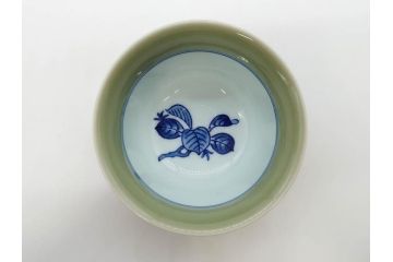 源右衛門窯　有田焼　染錦萩絵　青磁木ノ葉文　染錦筋丸紋　染錦柘榴絵　匠の美技に感嘆する花瓶&湯呑み15客セット(ティファニー?、Tiffany?、花生、花活、花入れ、花器、フラワーベース、湯のみ、ぐい呑み、煎茶、茶器、和食器、)(R-081494)