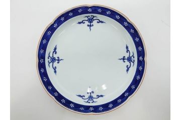 源右衛門窯　有田焼　染付四方唐草　(大)約22cm　7.3寸　(小)約19cm　6.2寸　上品な佇まいの中皿10枚セット(花、取り皿、和皿、和食器、裏印、共箱付き、七寸三分、六寸二分)(R-081496)