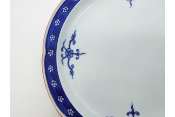 源右衛門窯　有田焼　染付四方唐草　(大)約22cm　7.3寸　(小)約19cm　6.2寸　上品な佇まいの中皿10枚セット(花、取り皿、和皿、和食器、裏印、共箱付き、七寸三分、六寸二分)(R-081496)