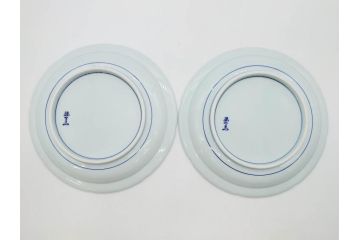 源右衛門窯　有田焼　染付四方唐草　(大)約22cm　7.3寸　(小)約19cm　6.2寸　上品な佇まいの中皿10枚セット(花、取り皿、和皿、和食器、裏印、共箱付き、七寸三分、六寸二分)(R-081496)