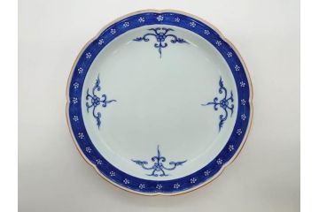 源右衛門窯　有田焼　染付四方唐草　(大)約22cm　7.3寸　(小)約19cm　6.2寸　上品な佇まいの中皿10枚セット(花、取り皿、和皿、和食器、裏印、共箱付き、七寸三分、六寸二分)(R-081496)