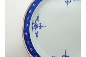 源右衛門窯　有田焼　染付四方唐草　(大)約22cm　7.3寸　(小)約19cm　6.2寸　上品な佇まいの中皿10枚セット(花、取り皿、和皿、和食器、裏印、共箱付き、七寸三分、六寸二分)(R-081496)