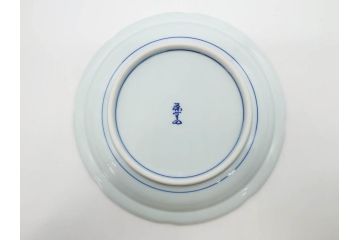 源右衛門窯　有田焼　染付四方唐草　(大)約22cm　7.3寸　(小)約19cm　6.2寸　上品な佇まいの中皿10枚セット(花、取り皿、和皿、和食器、裏印、共箱付き、七寸三分、六寸二分)(R-081496)