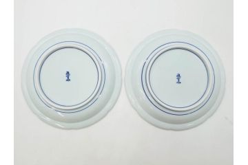 源右衛門窯　有田焼　染付四方唐草　(大)約22cm　7.3寸　(小)約19cm　6.2寸　上品な佇まいの中皿10枚セット(花、取り皿、和皿、和食器、裏印、共箱付き、七寸三分、六寸二分)(R-081496)
