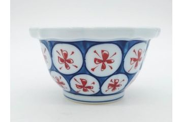 田代亮秀　有田焼　古代丸紋　小鉢　緑彩牡丹唐草紋　染錦花割紋　紺朱古代丸紋　3.5寸・7.1寸・8.9寸　優美なデザインが美しい皿2枚&鉢2客セット(向付、深鉢、大皿、深皿、和皿、和食器、裏印、共箱付き、三寸五分、七寸一分、八寸九分)(R-081497)