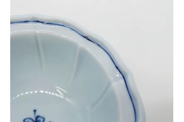 田代亮秀　有田焼　古代丸紋　小鉢　緑彩牡丹唐草紋　染錦花割紋　紺朱古代丸紋　3.5寸・7.1寸・8.9寸　優美なデザインが美しい皿2枚&鉢2客セット(向付、深鉢、大皿、深皿、和皿、和食器、裏印、共箱付き、三寸五分、七寸一分、八寸九分)(R-081497)