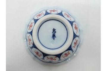 田代亮秀　有田焼　古代丸紋　小鉢　緑彩牡丹唐草紋　染錦花割紋　紺朱古代丸紋　3.5寸・7.1寸・8.9寸　優美なデザインが美しい皿2枚&鉢2客セット(向付、深鉢、大皿、深皿、和皿、和食器、裏印、共箱付き、三寸五分、七寸一分、八寸九分)(R-081497)