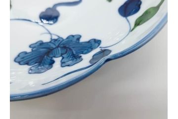 田代亮秀　有田焼　古代丸紋　小鉢　緑彩牡丹唐草紋　染錦花割紋　紺朱古代丸紋　3.5寸・7.1寸・8.9寸　優美なデザインが美しい皿2枚&鉢2客セット(向付、深鉢、大皿、深皿、和皿、和食器、裏印、共箱付き、三寸五分、七寸一分、八寸九分)(R-081497)