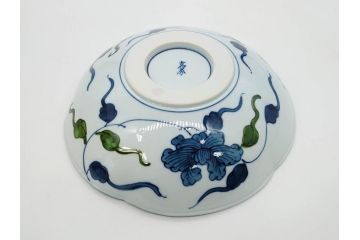 田代亮秀　有田焼　古代丸紋　小鉢　緑彩牡丹唐草紋　染錦花割紋　紺朱古代丸紋　3.5寸・7.1寸・8.9寸　優美なデザインが美しい皿2枚&鉢2客セット(向付、深鉢、大皿、深皿、和皿、和食器、裏印、共箱付き、三寸五分、七寸一分、八寸九分)(R-081497)