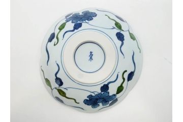 田代亮秀　有田焼　古代丸紋　小鉢　緑彩牡丹唐草紋　染錦花割紋　紺朱古代丸紋　3.5寸・7.1寸・8.9寸　優美なデザインが美しい皿2枚&鉢2客セット(向付、深鉢、大皿、深皿、和皿、和食器、裏印、共箱付き、三寸五分、七寸一分、八寸九分)(R-081497)
