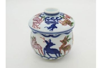 田代亮秀　有田焼　染錦　図変わり　約8.3cm　2.7寸　繊細な絵付けが見事な蒸茶碗6客セット(動物、果物、花割、野苺唐草、群鹿、梅花丸紋、裏印、和食器、共箱付き、二寸七分)(R-081498)