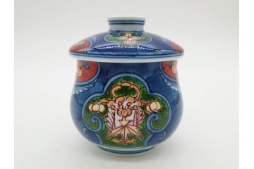田代亮秀　有田焼　染錦　図変わり　約8.3cm　2.7寸　繊細な絵付けが見事な蒸茶碗6客セット(動物、果物、花割、野苺唐草、群鹿、梅花丸紋、裏印、和食器、共箱付き、二寸七分)(R-081498)