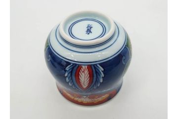 田代亮秀　有田焼　染錦　図変わり　約8.3cm　2.7寸　繊細な絵付けが見事な蒸茶碗6客セット(動物、果物、花割、野苺唐草、群鹿、梅花丸紋、裏印、和食器、共箱付き、二寸七分)(R-081498)