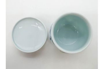 田代亮秀　有田焼　染錦　図変わり　約8.3cm　2.7寸　繊細な絵付けが見事な蒸茶碗6客セット(動物、果物、花割、野苺唐草、群鹿、梅花丸紋、裏印、和食器、共箱付き、二寸七分)(R-081498)