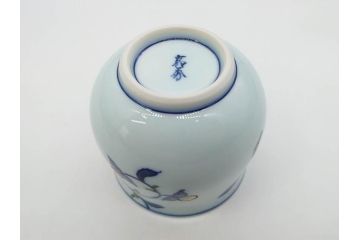 田代亮秀　有田焼　染錦　図変わり　約8.3cm　2.7寸　繊細な絵付けが見事な蒸茶碗6客セット(動物、果物、花割、野苺唐草、群鹿、梅花丸紋、裏印、和食器、共箱付き、二寸七分)(R-081498)