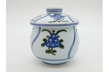 田代亮秀　有田焼　染錦　図変わり　約8.3cm　2.7寸　繊細な絵付けが見事な蒸茶碗6客セット(動物、果物、花割、野苺唐草、群鹿、梅花丸紋、裏印、和食器、共箱付き、二寸七分)(R-081498)