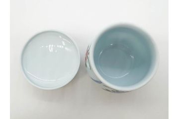 田代亮秀　有田焼　染錦　図変わり　約8.3cm　2.7寸　繊細な絵付けが見事な蒸茶碗6客セット(動物、果物、花割、野苺唐草、群鹿、梅花丸紋、裏印、和食器、共箱付き、二寸七分)(R-081498)