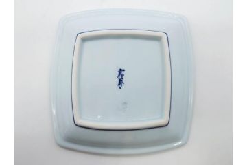 田代亮秀　有田焼　染錦面取唐花　絵変り　角皿　稔割祥瑞　3.6寸・4.5寸・5.4寸　皿10枚&小鉢セット(花割、向付、深鉢、深皿、銘々皿、取り皿、中皿、和皿、和食器、共箱付き、三寸六分、四寸五分、五寸四分)(R-081499)