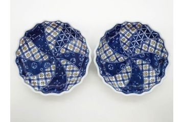 田代亮秀　有田焼　染錦面取唐花　絵変り　角皿　稔割祥瑞　3.6寸・4.5寸・5.4寸　皿10枚&小鉢セット(花割、向付、深鉢、深皿、銘々皿、取り皿、中皿、和皿、和食器、共箱付き、三寸六分、四寸五分、五寸四分)(R-081499)