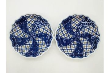 田代亮秀　有田焼　染錦面取唐花　絵変り　角皿　稔割祥瑞　3.6寸・4.5寸・5.4寸　皿10枚&小鉢セット(花割、向付、深鉢、深皿、銘々皿、取り皿、中皿、和皿、和食器、共箱付き、三寸六分、四寸五分、五寸四分)(R-081499)