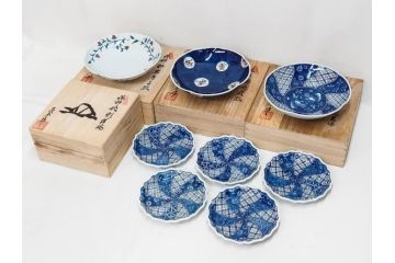田代亮秀　有田焼　染錦祥瑞双魚見込　梅花丸紋　野苺唐草紋　稔割祥瑞　5.5寸・7寸・7.1寸　匠の技が光る鉢3客&皿5客セット(果物、吉祥文様、深鉢、深皿、銘々皿、和皿、中皿、和食器、共箱付き、五寸五分、七寸、七寸一分)(R-081500)