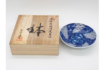 田代亮秀　有田焼　染錦祥瑞双魚見込　梅花丸紋　野苺唐草紋　稔割祥瑞　5.5寸・7寸・7.1寸　匠の技が光る鉢3客&皿5客セット(果物、吉祥文様、深鉢、深皿、銘々皿、和皿、中皿、和食器、共箱付き、五寸五分、七寸、七寸一分)(R-081500)