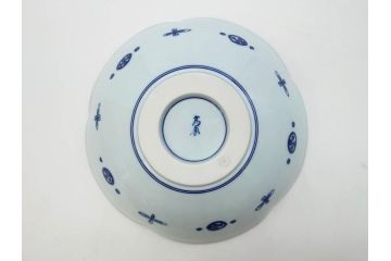 田代亮秀　有田焼　染錦祥瑞双魚見込　梅花丸紋　野苺唐草紋　稔割祥瑞　5.5寸・7寸・7.1寸　匠の技が光る鉢3客&皿5客セット(果物、吉祥文様、深鉢、深皿、銘々皿、和皿、中皿、和食器、共箱付き、五寸五分、七寸、七寸一分)(R-081500)