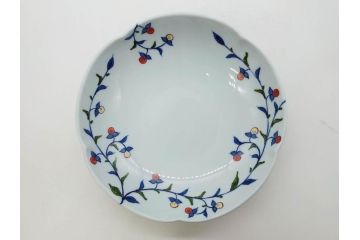田代亮秀　有田焼　染錦祥瑞双魚見込　梅花丸紋　野苺唐草紋　稔割祥瑞　5.5寸・7寸・7.1寸　匠の技が光る鉢3客&皿5客セット(果物、吉祥文様、深鉢、深皿、銘々皿、和皿、中皿、和食器、共箱付き、五寸五分、七寸、七寸一分)(R-081500)