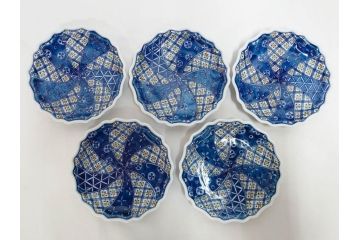 田代亮秀　有田焼　染錦祥瑞双魚見込　梅花丸紋　野苺唐草紋　稔割祥瑞　5.5寸・7寸・7.1寸　匠の技が光る鉢3客&皿5客セット(果物、吉祥文様、深鉢、深皿、銘々皿、和皿、中皿、和食器、共箱付き、五寸五分、七寸、七寸一分)(R-081500)
