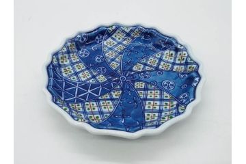 田代亮秀　有田焼　染錦祥瑞双魚見込　梅花丸紋　野苺唐草紋　稔割祥瑞　5.5寸・7寸・7.1寸　匠の技が光る鉢3客&皿5客セット(果物、吉祥文様、深鉢、深皿、銘々皿、和皿、中皿、和食器、共箱付き、五寸五分、七寸、七寸一分)(R-081500)