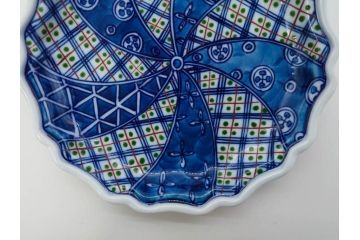 田代亮秀　有田焼　染錦祥瑞双魚見込　梅花丸紋　野苺唐草紋　稔割祥瑞　5.5寸・7寸・7.1寸　匠の技が光る鉢3客&皿5客セット(果物、吉祥文様、深鉢、深皿、銘々皿、和皿、中皿、和食器、共箱付き、五寸五分、七寸、七寸一分)(R-081500)