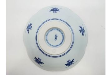 田代亮秀　有田焼　染錦鳳凰唐草紋　花割紋　花唐草紋　万歴風双龍紋　5.2寸・7寸・7.6寸・1尺　華やかな雰囲気の皿2枚&鉢2客セット(鳥、竜、深鉢、中皿、大皿、尺皿、深皿、和皿、和食器、裏印、共箱付き、五寸二分、七寸、七寸六分、一尺)(R-081501)