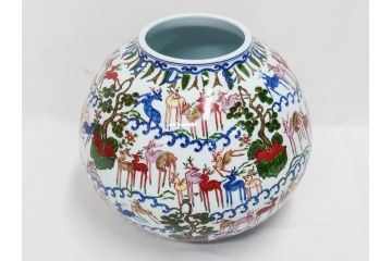 田代亮秀　有田焼　染錦群鹿紋　高さ 約28cm　華やかで温かみを感じる壷(花生、花瓶、花器、花入れ、壺、裏印、共箱付き)(R-081504)
