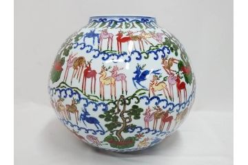 田代亮秀　有田焼　染錦群鹿紋　高さ 約28cm　華やかで温かみを感じる壷(花生、花瓶、花器、花入れ、壺、裏印、共箱付き)(R-081504)