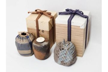 小西陶蔵　青備前　香炉/備前　茶入れ　土の温かみを感じる味わい深い香炉&茶入セット(香爐、仏具、茶道具、茶陶、茶入れ、抹茶、蓋物、小蓋物、共箱付き、仕覆付き)(R-081506)