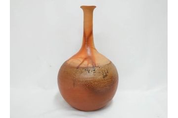 小西陶蔵　備前　長首　高さ 約36cm　窯変の美が際立つ花入(花瓶、花器、花生、花活、和食器、裏印、共箱付き)(R-081507)