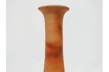 小西陶蔵　備前　長首　高さ 約36cm　窯変の美が際立つ花入(花瓶、花器、花生、花活、和食器、裏印、共箱付き)(R-081507)