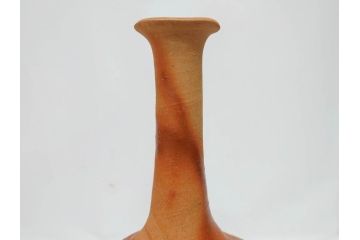 小西陶蔵　備前　長首　高さ 約36cm　窯変の美が際立つ花入(花瓶、花器、花生、花活、和食器、裏印、共箱付き)(R-081507)
