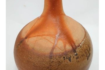 小西陶蔵　備前　長首　高さ 約36cm　窯変の美が際立つ花入(花瓶、花器、花生、花活、和食器、裏印、共箱付き)(R-081507)