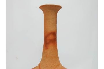 小西陶蔵　備前　長首　高さ 約36cm　窯変の美が際立つ花入(花瓶、花器、花生、花活、和食器、裏印、共箱付き)(R-081507)