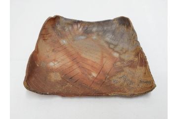 小西陶蔵　備前　砧花入　土の自然な風合いが際立つ花入3点&皿セット(四方、中皿、角皿、和皿、和食器、花生、花活、花器、花瓶、裏印、共箱付き)(R-081509)