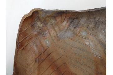 小西陶蔵　備前　砧花入　土の自然な風合いが際立つ花入3点&皿セット(四方、中皿、角皿、和皿、和食器、花生、花活、花器、花瓶、裏印、共箱付き)(R-081509)