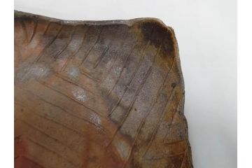 小西陶蔵　備前　砧花入　土の自然な風合いが際立つ花入3点&皿セット(四方、中皿、角皿、和皿、和食器、花生、花活、花器、花瓶、裏印、共箱付き)(R-081509)