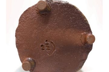 小西陶蔵　備前　砧花入　土の自然な風合いが際立つ花入3点&皿セット(四方、中皿、角皿、和皿、和食器、花生、花活、花器、花瓶、裏印、共箱付き)(R-081509)