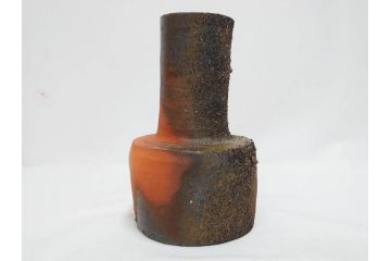 小西陶蔵　備前　砧花入　土の自然な風合いが際立つ花入3点&皿セット(四方、中皿、角皿、和皿、和食器、花生、花活、花器、花瓶、裏印、共箱付き)(R-081509)