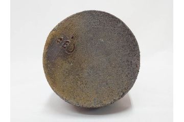 小西陶蔵　備前　砧花入　土の自然な風合いが際立つ花入3点&皿セット(四方、中皿、角皿、和皿、和食器、花生、花活、花器、花瓶、裏印、共箱付き)(R-081509)