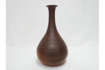 小西陶蔵　備前　砧花入　土の自然な風合いが際立つ花入3点&皿セット(四方、中皿、角皿、和皿、和食器、花生、花活、花器、花瓶、裏印、共箱付き)(R-081509)