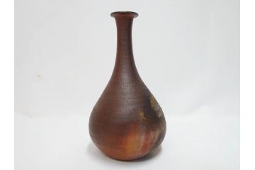 小西陶蔵　備前　砧花入　土の自然な風合いが際立つ花入3点&皿セット(四方、中皿、角皿、和皿、和食器、花生、花活、花器、花瓶、裏印、共箱付き)(R-081509)