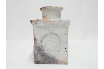 金森伸郎　志野焼　志野灰被　雪野志野　温かみを感じる独特の風合いが魅力の花生2点セット(前田昌道書付、花活、花入、花器、花瓶、ウコン布付き、裏印、共箱付)(R-081510)