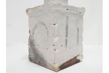 金森伸郎　志野焼　志野灰被　雪野志野　温かみを感じる独特の風合いが魅力の花生2点セット(前田昌道書付、花活、花入、花器、花瓶、ウコン布付き、裏印、共箱付)(R-081510)